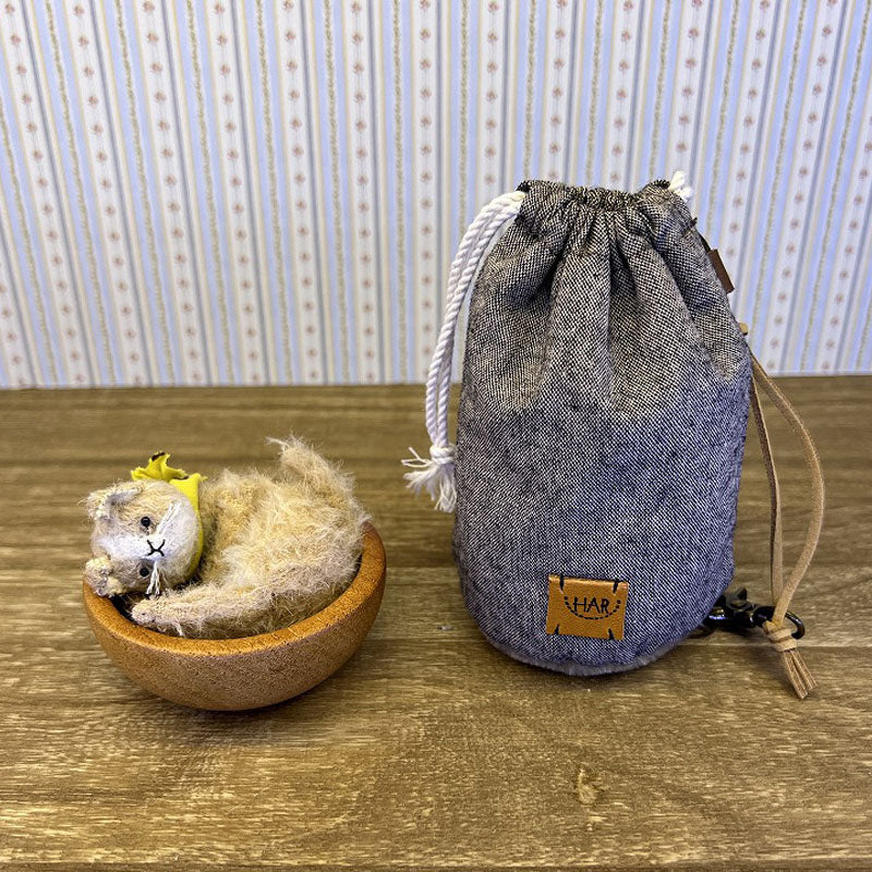 ちいくた(ネコ、ハチワレ、ベージュ×白)