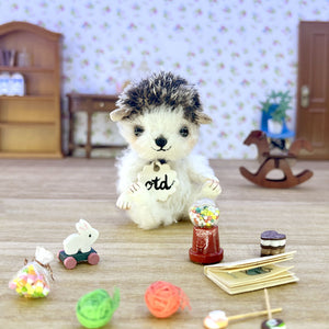 はりねずみさん（No.2153） – Bear Fruit Café