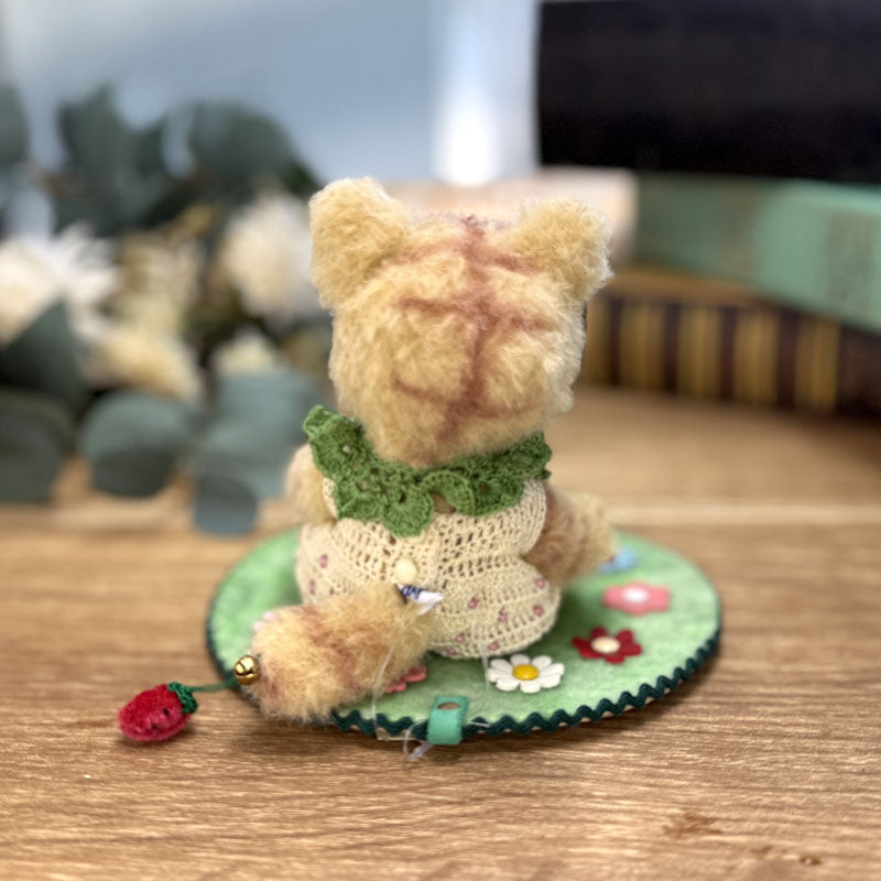 3.ねこ – Bear Fruit Café